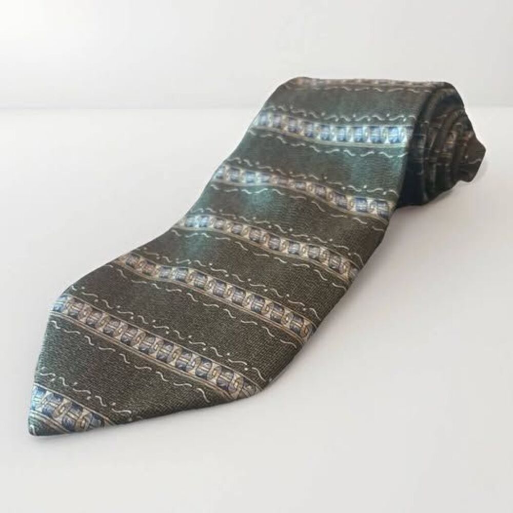 Van Heusen Men's Tie Long, Green With Striped Pattern 100% Silk 4 X 61